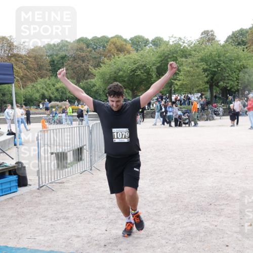 14.09.2025 - Stadtparktriathlon Strokosch-Dieckow http://msf.ph/oto/8896845 14.09.2025 13:09:25 Ziel 1079 meine-sportfotos.de