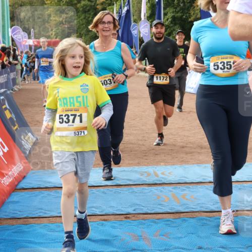 14.09.2025 - Airport Race Strokosch-Dieckow http://msf.ph/oto/8896868 14.09.2025 12:20:27 Ziel 221, 826, 1053, 1118, 1172, 1873, 2009, 2180, 4024, 4050, 4073, 5031, 5358, 5371, 5403, 5414 meine-sportfotos.de