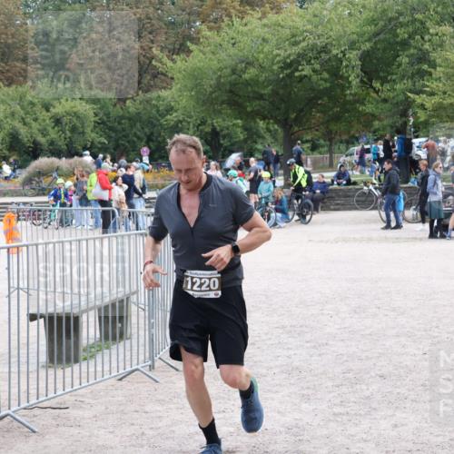 14.09.2025 - Stadtparktriathlon Strokosch-Dieckow http://msf.ph/oto/8896880 14.09.2025 13:10:32 Ziel 1220 meine-sportfotos.de