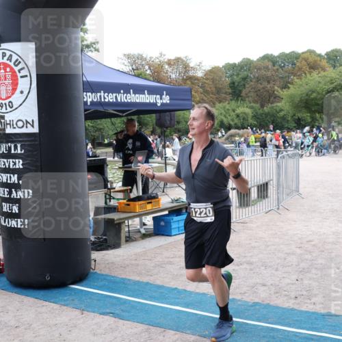 14.09.2025 - Stadtparktriathlon Strokosch-Dieckow http://msf.ph/oto/8896883 14.09.2025 13:10:33 Ziel 1220 meine-sportfotos.de