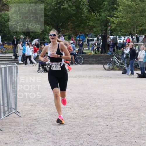 14.09.2025 - Stadtparktriathlon Strokosch-Dieckow http://msf.ph/oto/8896962 14.09.2025 13:17:57 Ziel 1286 meine-sportfotos.de