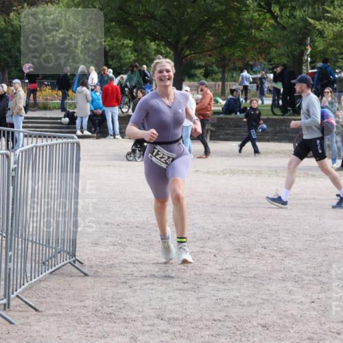 14.09.2025 - Stadtparktriathlon Strokosch-Dieckow http://msf.ph/oto/8896989 14.09.2025 13:19:03 Ziel 1224 meine-sportfotos.de