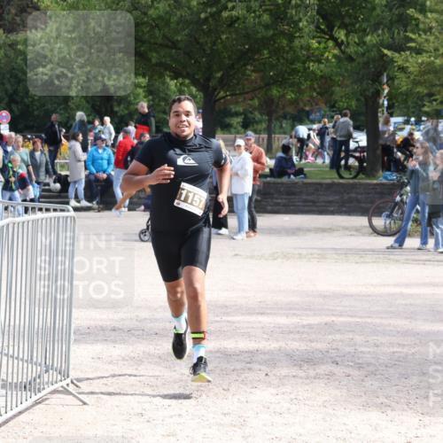 14.09.2025 - Stadtparktriathlon Strokosch-Dieckow http://msf.ph/oto/8897005 14.09.2025 13:19:29 Ziel 1157 meine-sportfotos.de