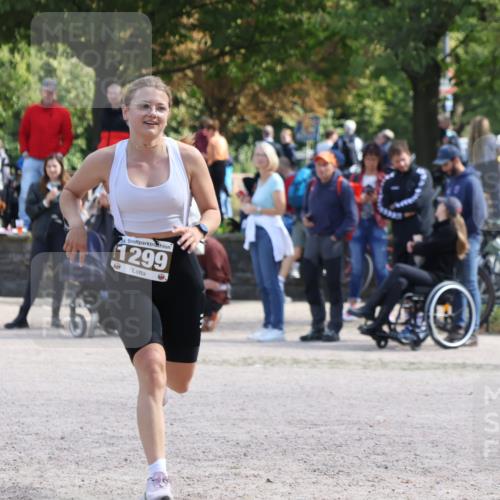 14.09.2025 - Stadtparktriathlon Strokosch-Dieckow http://msf.ph/oto/8897138 14.09.2025 13:28:37 Ziel 1299 meine-sportfotos.de