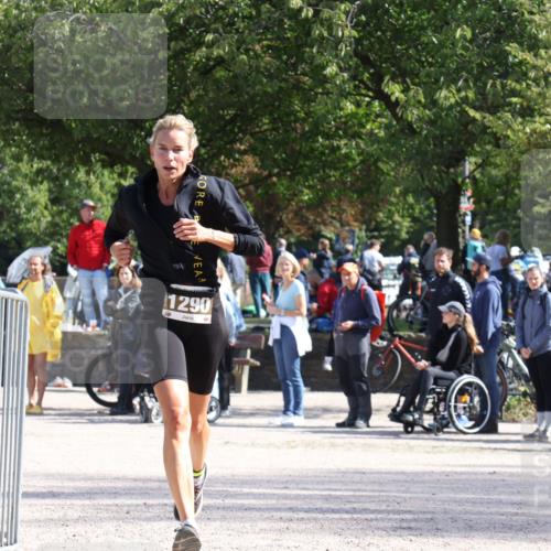 14.09.2025 - Stadtparktriathlon Strokosch-Dieckow http://msf.ph/oto/8897156 14.09.2025 13:30:15 Ziel 1290 meine-sportfotos.de
