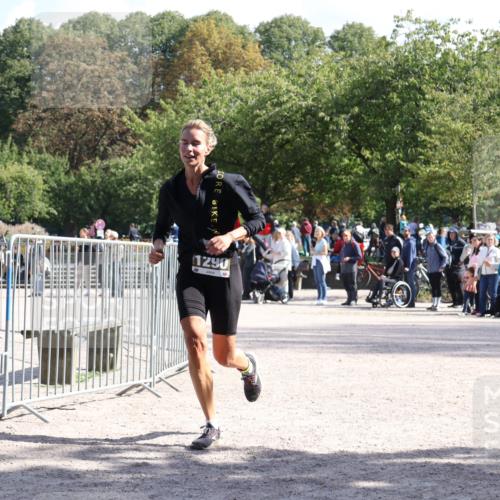 14.09.2025 - Stadtparktriathlon Strokosch-Dieckow http://msf.ph/oto/8897161 14.09.2025 13:30:16 Ziel 1290 meine-sportfotos.de
