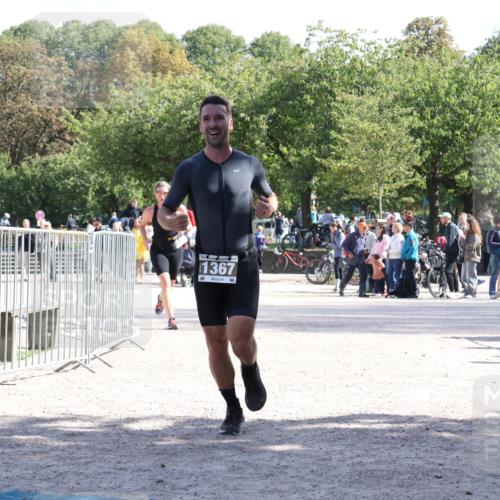 14.09.2025 - Stadtparktriathlon Strokosch-Dieckow http://msf.ph/oto/8897181 14.09.2025 13:31:20 Ziel 1297, 1367 meine-sportfotos.de