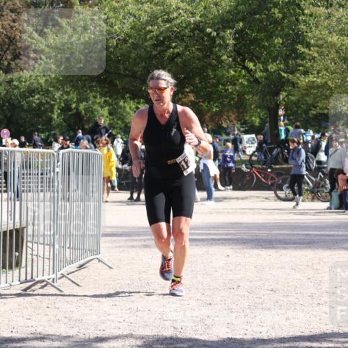 14.09.2025 - Stadtparktriathlon Strokosch-Dieckow http://msf.ph/oto/8897184 14.09.2025 13:31:22 Ziel 1297, 1367 meine-sportfotos.de