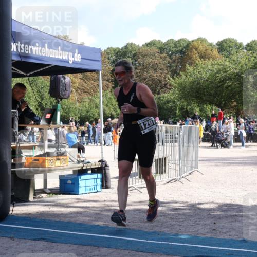 14.09.2025 - Stadtparktriathlon Strokosch-Dieckow http://msf.ph/oto/8897190 14.09.2025 13:31:23 Ziel 1297, 1367 meine-sportfotos.de