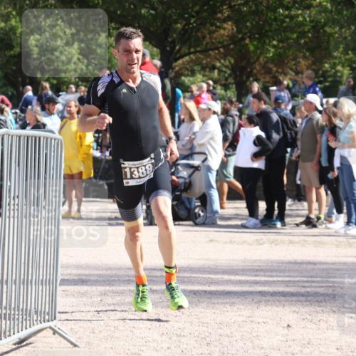 14.09.2025 - Stadtparktriathlon Strokosch-Dieckow http://msf.ph/oto/8897247 14.09.2025 13:32:56 Ziel 1386, 1388 meine-sportfotos.de