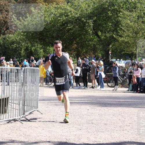 14.09.2025 - Stadtparktriathlon Strokosch-Dieckow http://msf.ph/oto/8897249 14.09.2025 13:32:57 Ziel 1386, 1388 meine-sportfotos.de