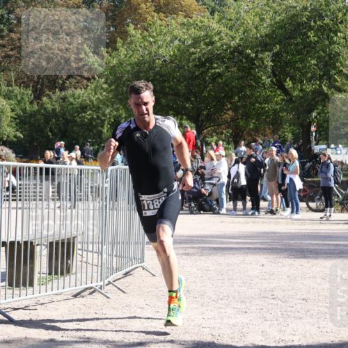 14.09.2025 - Stadtparktriathlon Strokosch-Dieckow http://msf.ph/oto/8897250 14.09.2025 13:32:58 Ziel 1386, 1388 meine-sportfotos.de