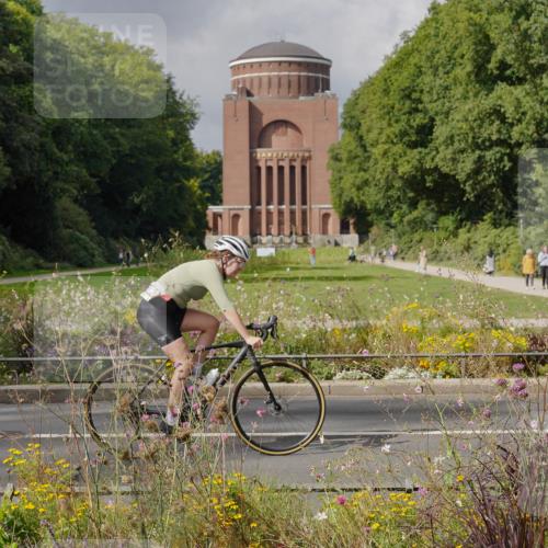 14.09.2025 - Stadtparktriathlon Michael Burmester http://msf.ph/oto/8897276 14.09.2025 12:33:55 Radfahren 1208, 1246, 1260, 1276, 1297, 1304 meine-sportfotos.de