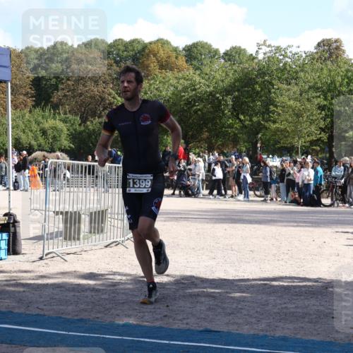 14.09.2025 - Stadtparktriathlon Strokosch-Dieckow http://msf.ph/oto/8897303 14.09.2025 13:33:50 Ziel 1399 meine-sportfotos.de