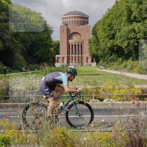 14.09.2025 - Stadtparktriathlon Michael Burmester http://msf.ph/oto/8897369 14.09.2025 12:36:20 Radfahren 1299, 1339, 1351, 1352 meine-sportfotos.de