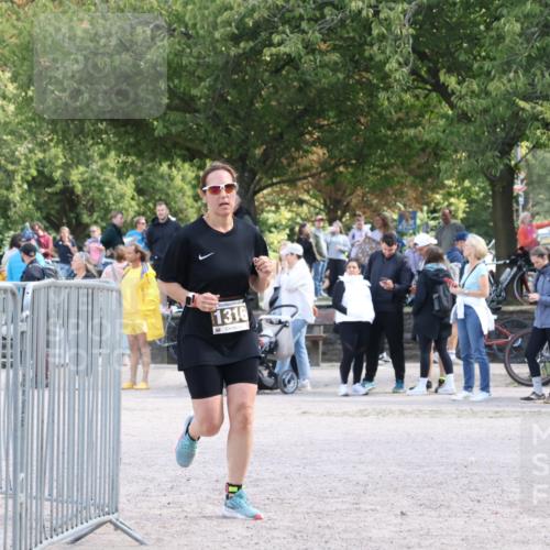 14.09.2025 - Stadtparktriathlon Strokosch-Dieckow http://msf.ph/oto/8897370 14.09.2025 13:34:54 Ziel 1272, 1316 meine-sportfotos.de