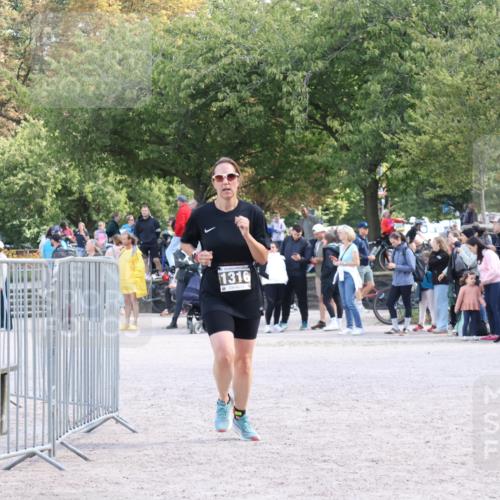 14.09.2025 - Stadtparktriathlon Strokosch-Dieckow http://msf.ph/oto/8897371 14.09.2025 13:34:55 Ziel 1272, 1316 meine-sportfotos.de