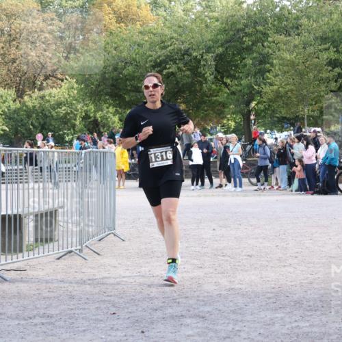 14.09.2025 - Stadtparktriathlon Strokosch-Dieckow http://msf.ph/oto/8897377 14.09.2025 13:34:56 Ziel 1272, 1316 meine-sportfotos.de
