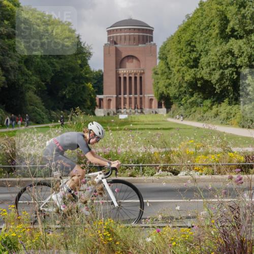 14.09.2025 - Stadtparktriathlon Michael Burmester http://msf.ph/oto/8897381 14.09.2025 12:36:42 Radfahren 1151, 1257, 1264, 1365, 1377 meine-sportfotos.de