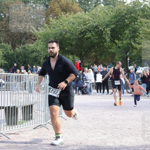 14.09.2025 - Stadtparktriathlon Strokosch-Dieckow http://msf.ph/oto/8897396 14.09.2025 13:35:22 Ziel 1215, 1391 meine-sportfotos.de