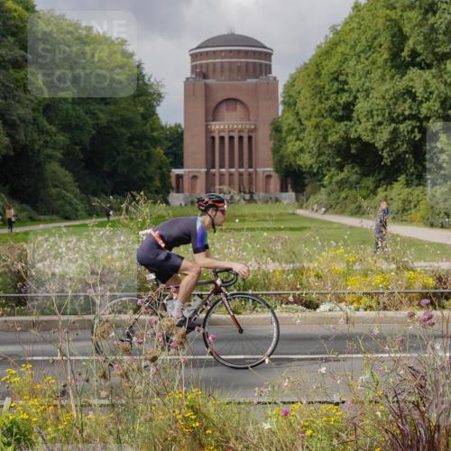 14.09.2025 - Stadtparktriathlon Michael Burmester http://msf.ph/oto/8897416 14.09.2025 12:37:17 Radfahren 1200, 1283, 1322, 1356, 1367, 1381, 1386, 1404, 1407 meine-sportfotos.de
