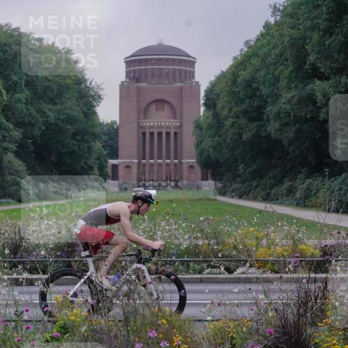 14.09.2025 - Stadtparktriathlon Michael Burmester http://msf.ph/oto/8897440 14.09.2025 08:53:21 Radfahren 310 meine-sportfotos.de