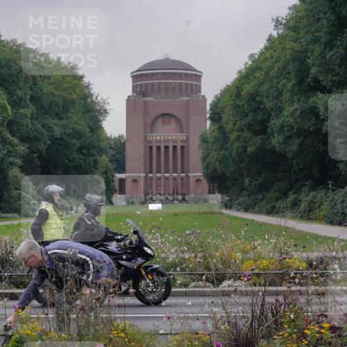 14.09.2025 - Stadtparktriathlon Michael Burmester http://msf.ph/oto/8897478 14.09.2025 08:54:30 Radfahren 330, 335 meine-sportfotos.de