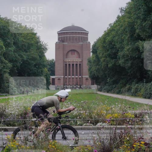 14.09.2025 - Stadtparktriathlon Michael Burmester http://msf.ph/oto/8897489 14.09.2025 08:54:40 Radfahren 335 meine-sportfotos.de