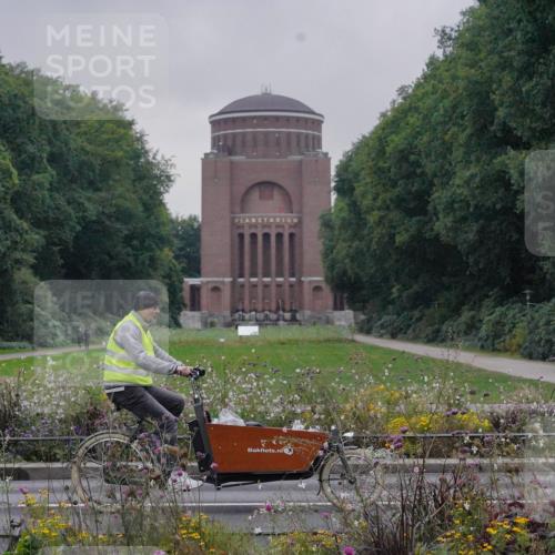 14.09.2025 - Stadtparktriathlon Michael Burmester http://msf.ph/oto/8897496 14.09.2025 08:54:44 Radfahren 331, 335 meine-sportfotos.de