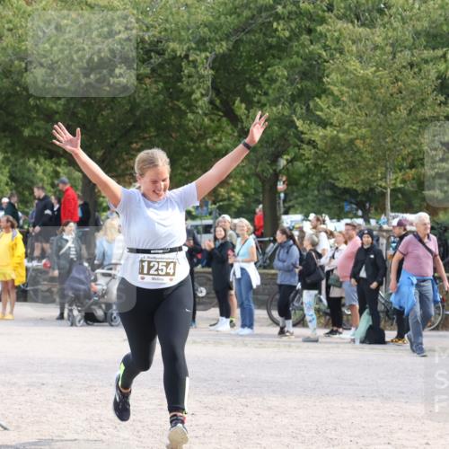 14.09.2025 - Stadtparktriathlon Strokosch-Dieckow http://msf.ph/oto/8897497 14.09.2025 13:36:44 Ziel 1254 meine-sportfotos.de