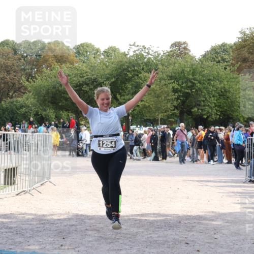 14.09.2025 - Stadtparktriathlon Strokosch-Dieckow http://msf.ph/oto/8897504 14.09.2025 13:36:45 Ziel 1254 meine-sportfotos.de