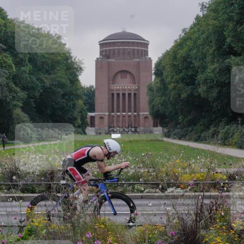 14.09.2025 - Stadtparktriathlon Michael Burmester http://msf.ph/oto/8897508 14.09.2025 08:55:08 Radfahren 344, 365, 368, 374, 377 meine-sportfotos.de