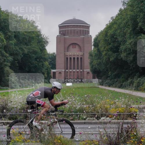 14.09.2025 - Stadtparktriathlon Michael Burmester http://msf.ph/oto/8897534 14.09.2025 08:55:56 Radfahren 301, 304, 324, 371, 373, 376 meine-sportfotos.de