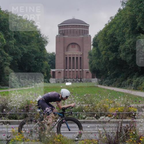 14.09.2025 - Stadtparktriathlon Michael Burmester http://msf.ph/oto/8897537 14.09.2025 08:55:59 Radfahren 301, 304, 324, 340, 371, 373, 376 meine-sportfotos.de