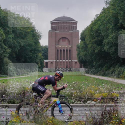 14.09.2025 - Stadtparktriathlon Michael Burmester http://msf.ph/oto/8897547 14.09.2025 08:56:05 Radfahren 301, 340, 361, 371, 373 meine-sportfotos.de