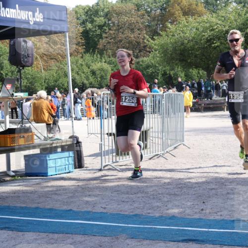14.09.2025 - Stadtparktriathlon Strokosch-Dieckow http://msf.ph/oto/8897556 14.09.2025 13:37:54 Ziel 1258, 1356 meine-sportfotos.de