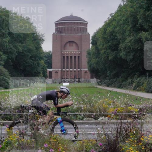 14.09.2025 - Stadtparktriathlon Michael Burmester http://msf.ph/oto/8897591 14.09.2025 08:56:28 Radfahren 323, 345, 347, 350, 363, 366, 370, 375 meine-sportfotos.de