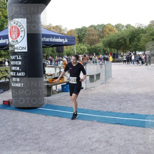 14.09.2025 - Stadtparktriathlon Strokosch-Dieckow http://msf.ph/oto/8897596 14.09.2025 13:38:29 Ziel 1251, 1288, 1396 meine-sportfotos.de