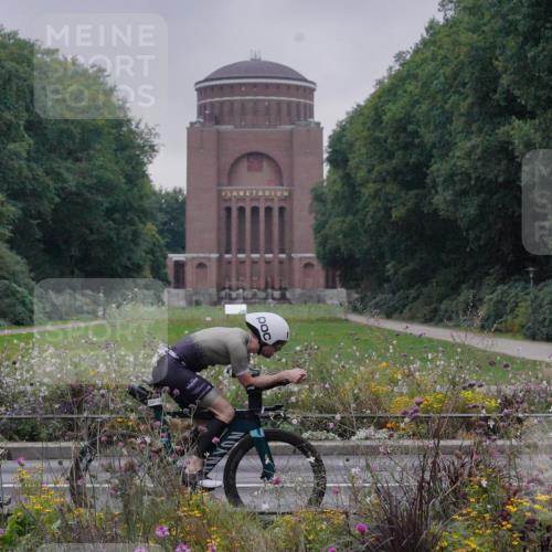 14.09.2025 - Stadtparktriathlon Michael Burmester http://msf.ph/oto/8897606 14.09.2025 08:56:36 Radfahren 326, 333, 345, 347, 366, 375, 451 meine-sportfotos.de