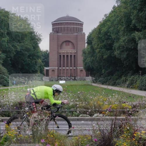 14.09.2025 - Stadtparktriathlon Michael Burmester http://msf.ph/oto/8897641 14.09.2025 08:56:58 Radfahren 337, 341, 352, 354, 362 meine-sportfotos.de