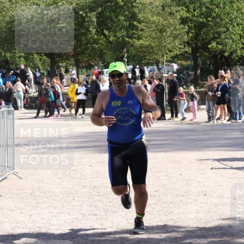 14.09.2025 - Stadtparktriathlon Strokosch-Dieckow http://msf.ph/oto/8897699 14.09.2025 13:40:09 Ziel 1373 meine-sportfotos.de