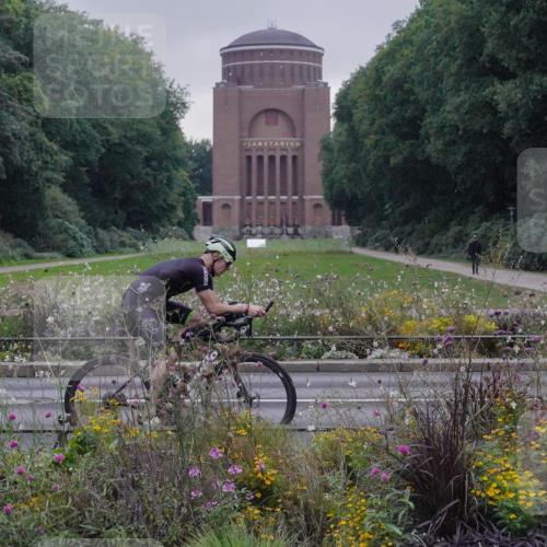 14.09.2025 - Stadtparktriathlon Michael Burmester http://msf.ph/oto/8897739 14.09.2025 08:59:03 Radfahren 306, 312, 320 meine-sportfotos.de