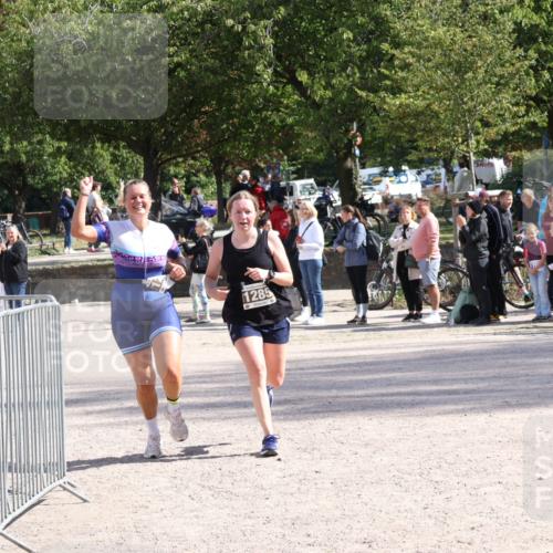 14.09.2025 - Stadtparktriathlon Strokosch-Dieckow http://msf.ph/oto/8897777 14.09.2025 13:41:16 Ziel 1237, 1241, 1277, 1285 meine-sportfotos.de