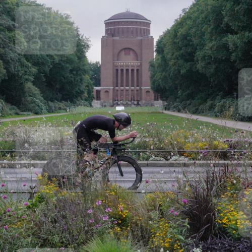 14.09.2025 - Stadtparktriathlon Michael Burmester http://msf.ph/oto/8897778 14.09.2025 08:59:51 Radfahren 307, 351, 355 meine-sportfotos.de