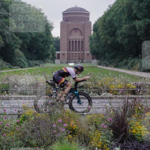 14.09.2025 - Stadtparktriathlon Michael Burmester http://msf.ph/oto/8897787 14.09.2025 09:00:11 Radfahren 330 meine-sportfotos.de