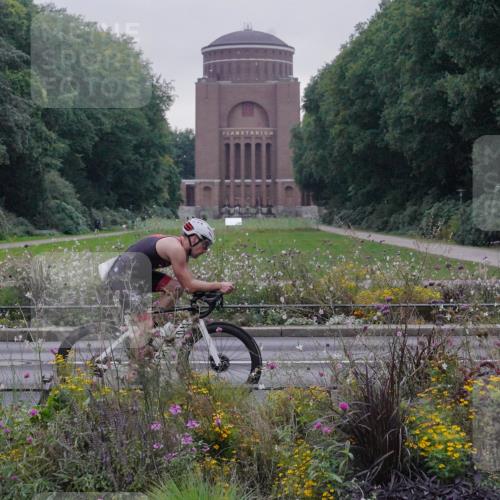 14.09.2025 - Stadtparktriathlon Michael Burmester http://msf.ph/oto/8897789 14.09.2025 09:00:22 Radfahren 334, 335 meine-sportfotos.de