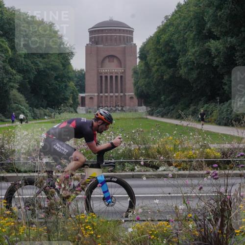 14.09.2025 - Stadtparktriathlon Michael Burmester http://msf.ph/oto/8897863 14.09.2025 09:02:16 Radfahren 301, 333, 366, 371, 373 meine-sportfotos.de
