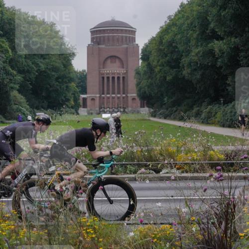 14.09.2025 - Stadtparktriathlon Michael Burmester http://msf.ph/oto/8897870 14.09.2025 09:02:22 Radfahren 333, 363, 366, 371 meine-sportfotos.de