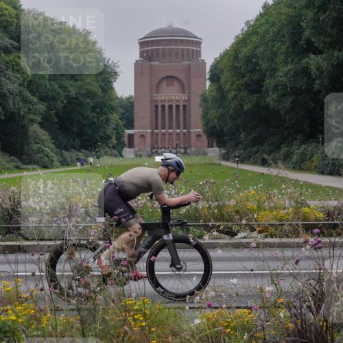 14.09.2025 - Stadtparktriathlon Michael Burmester http://msf.ph/oto/8897955 14.09.2025 09:03:05 Radfahren 341, 352, 354 meine-sportfotos.de