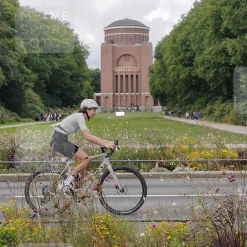 14.09.2025 - Stadtparktriathlon Michael Burmester http://msf.ph/oto/8897967 14.09.2025 12:43:44 Radfahren 1252, 1267, 1296, 1298, 1361, 1365, 1367, 1405, 1407 meine-sportfotos.de